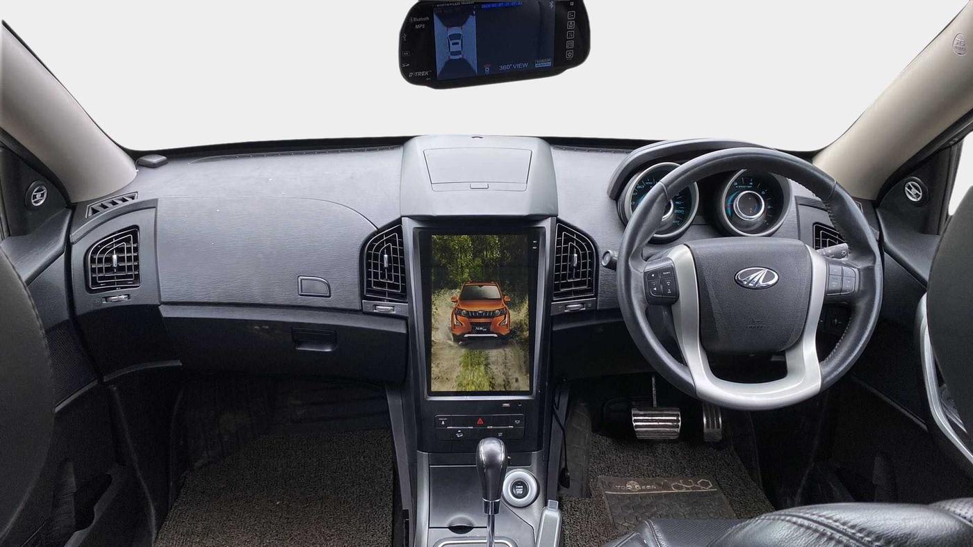 2017 Mahindra XUV500 W10 AT, Diesel, Automatic, 88,599 km, Dashboard