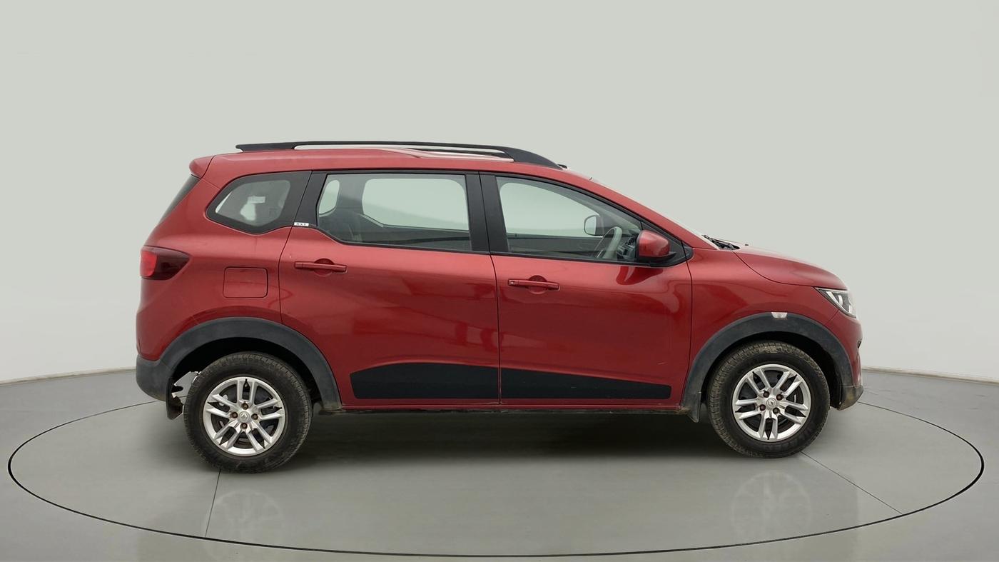2019 Renault TRIBER RXT, Petrol, Manual, 82,607 km, Right Side View