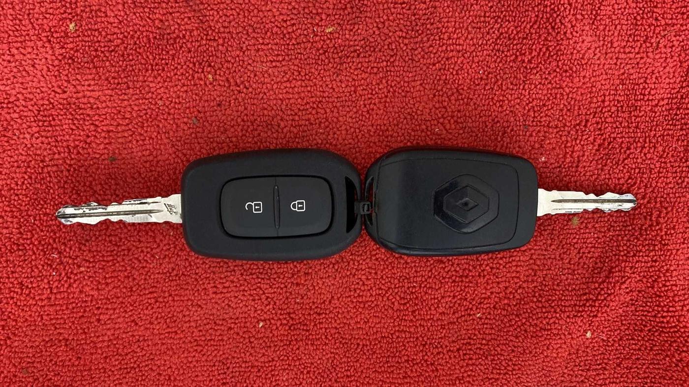 2019 Renault TRIBER RXT, Petrol, Manual, 82,607 km, Key Close Up