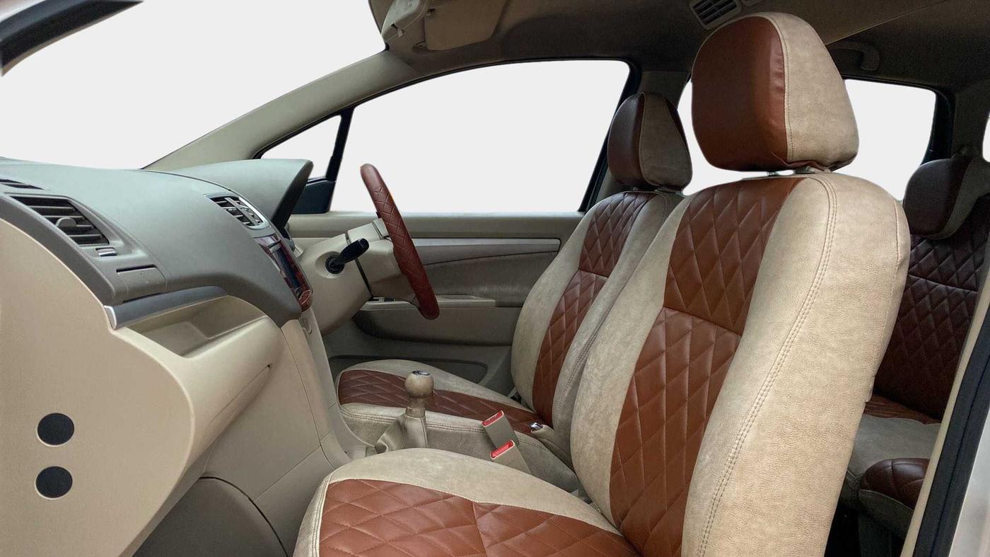 2014 Maruti Ertiga VXI, Petrol, Manual, 92,758 km, Right Side Front Door Cabin