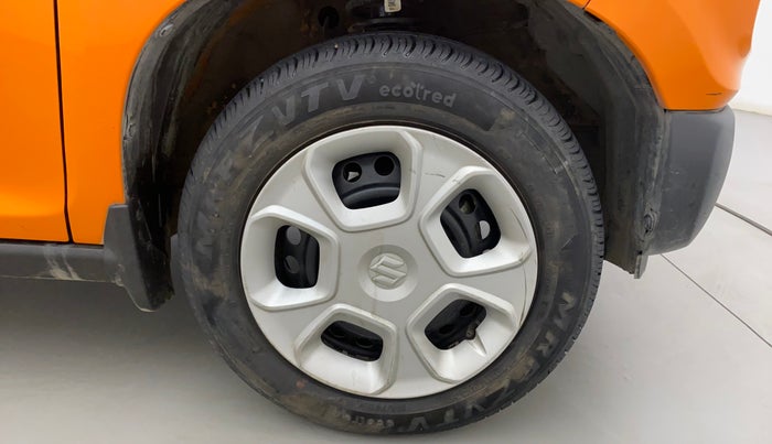 2021 Maruti S PRESSO VXI+, Petrol, Manual, 21,913 km, Right Front Wheel