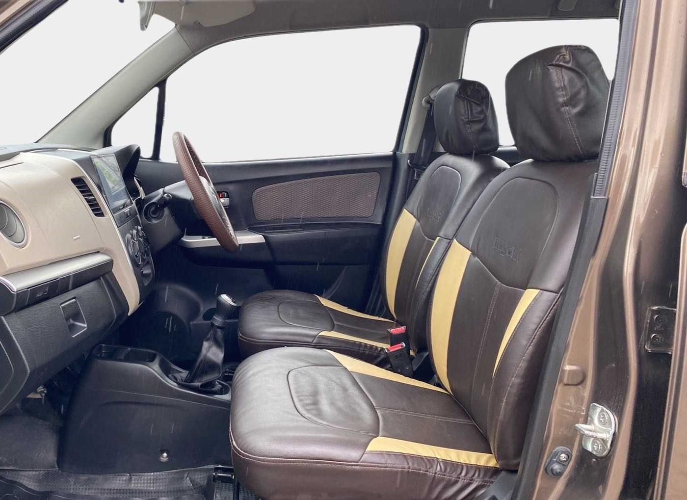 2013 Maruti Wagon R 1.0 LXI, Petrol, Manual, 44,009 km, Right Side Front Door Cabin