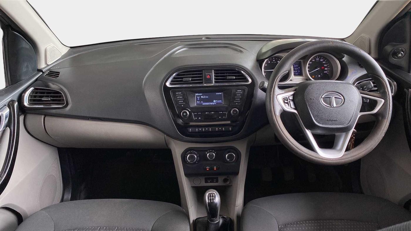 2017 Tata Tiago XZ PETROL, Petrol, Manual, 70,332 km, Dashboard