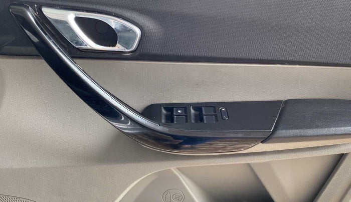 2017 Tata Tiago XZ PETROL, Petrol, Manual, 70,332 km, Driver Side Door Panels Control