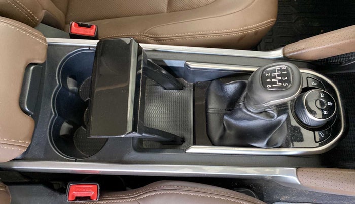 2022 Tata Harrier XZ PLUS 2.0L DUAL TONE, Diesel, Manual, 25,484 km, Gear Lever