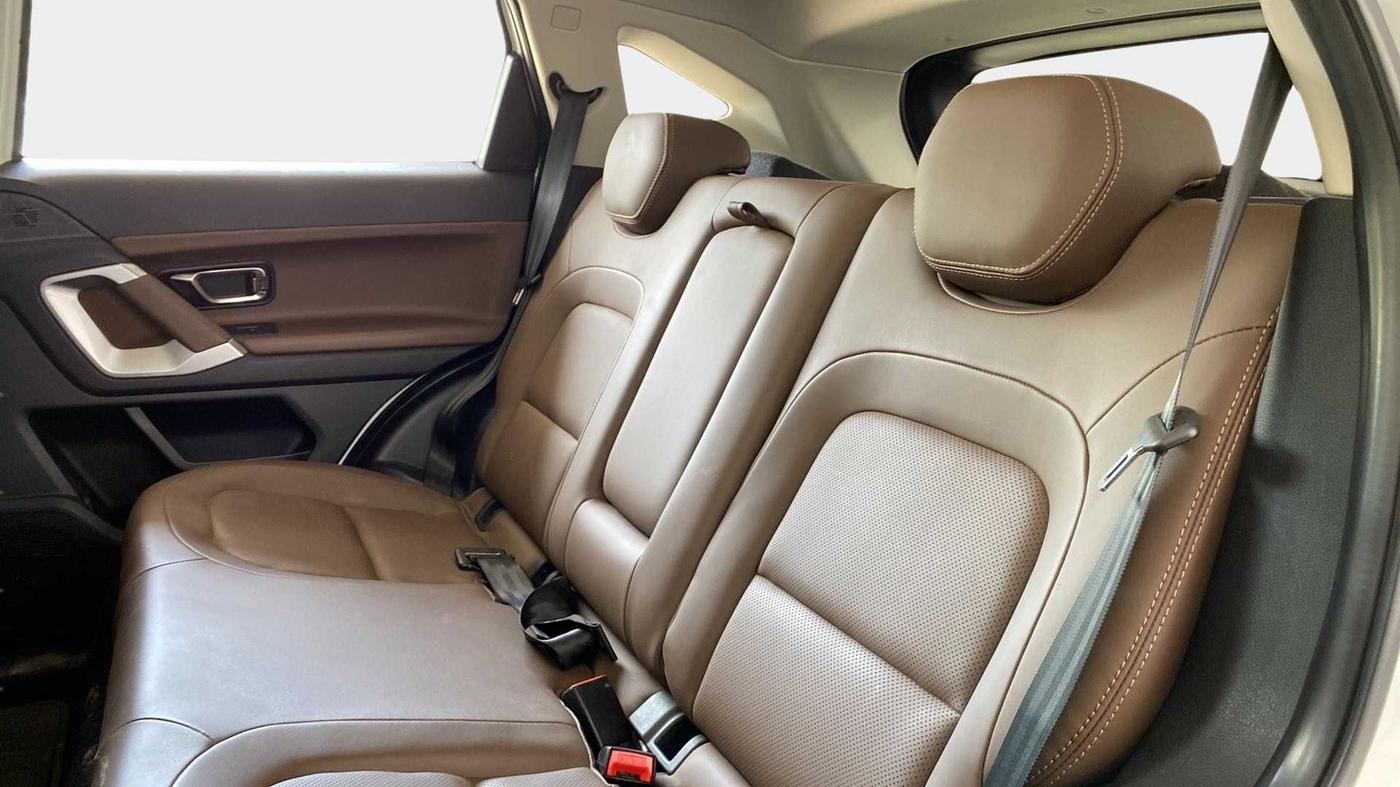2022 Tata Harrier XZ PLUS 2.0L DUAL TONE, Diesel, Manual, 25,484 km, Right Side Rear Door Cabin