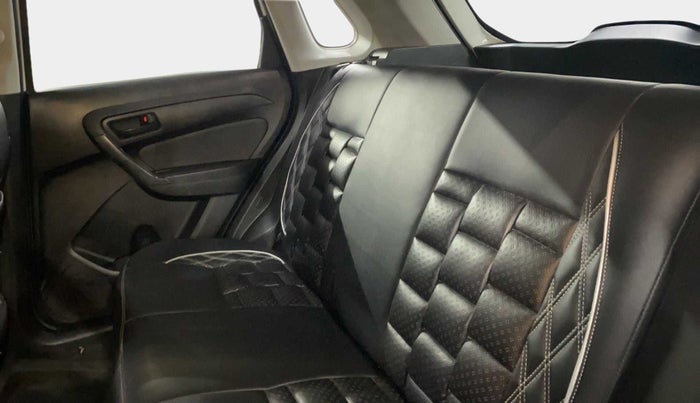 2022 Maruti Vitara Brezza LXI, Petrol, Manual, 24,474 km, Right Side Rear Door Cabin