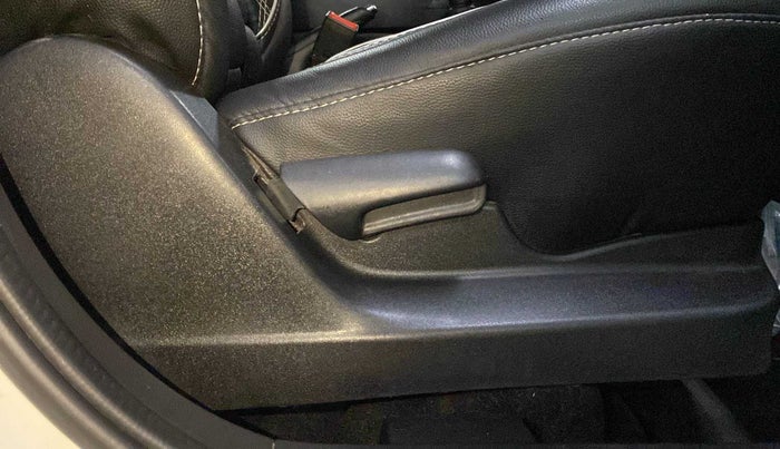 2022 Maruti Vitara Brezza LXI, Petrol, Manual, 24,474 km, Driver Side Adjustment Panel