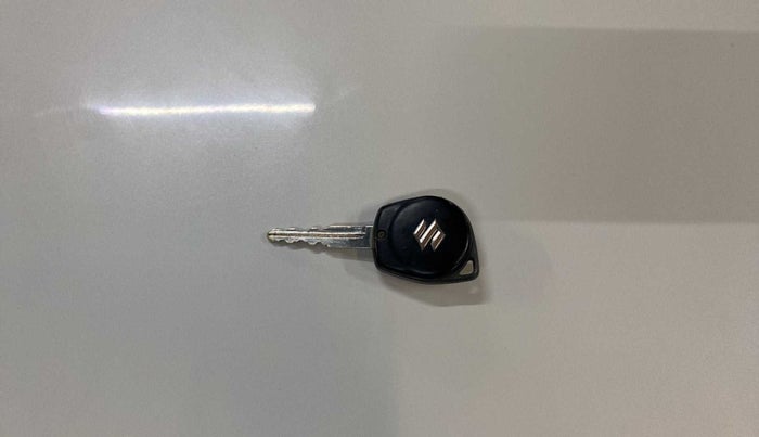 2022 Maruti Vitara Brezza LXI, Petrol, Manual, 24,474 km, Key Close Up