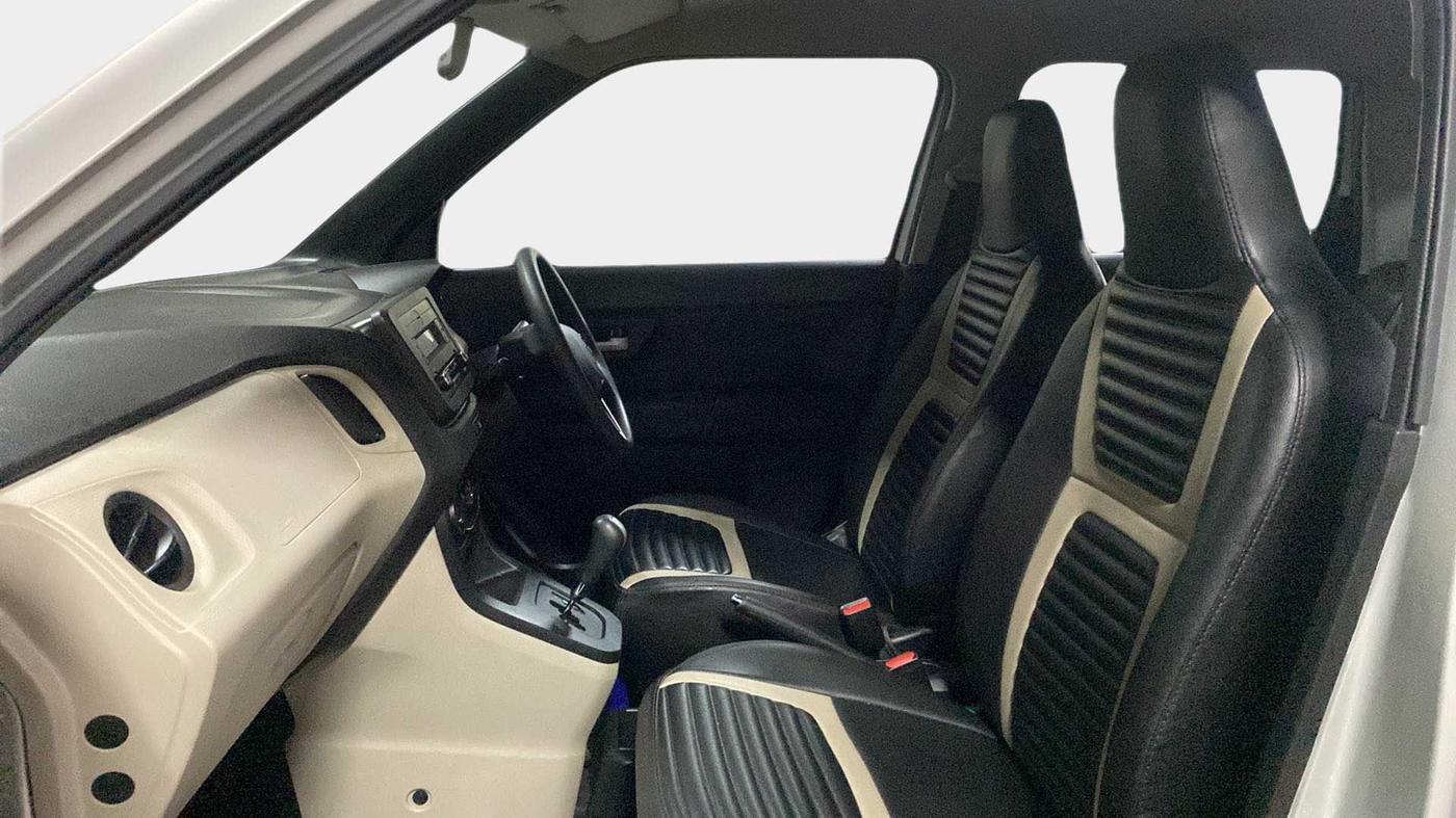 2022 Maruti New Wagon-R VXI 1.0 AMT, Petrol, Automatic, 28,785 km, Right Side Front Door Cabin