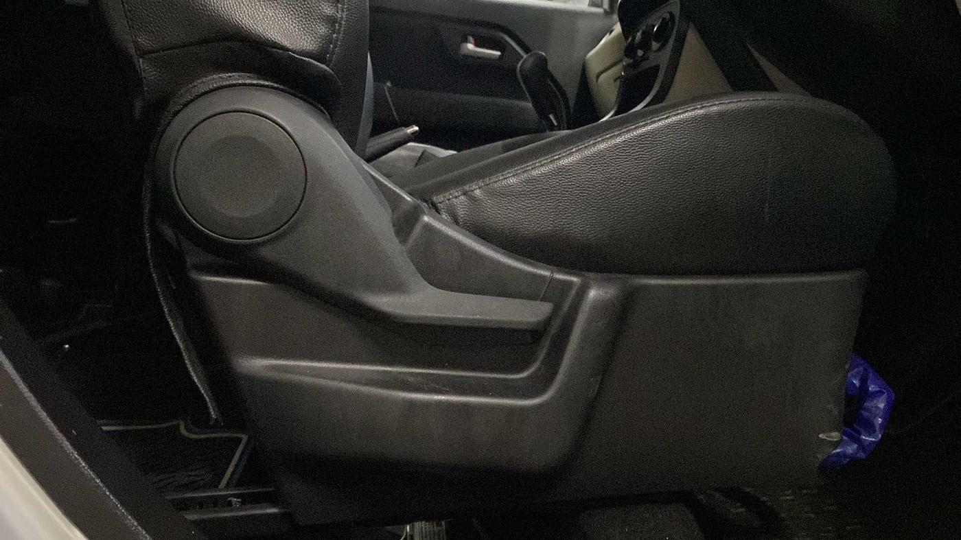 2022 Maruti New Wagon-R VXI 1.0 AMT, Petrol, Automatic, 28,785 km, Driver Side Adjustment Panel