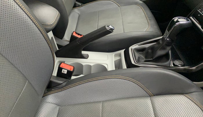 2021 Skoda KUSHAQ STYLE 1.0L TSI AT, Petrol, Automatic, 39,931 km, Gear Lever