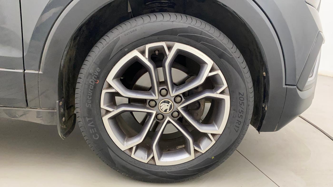 2021 Skoda KUSHAQ STYLE 1.0L TSI AT, Petrol, Automatic, 39,931 km, Right Front Wheel