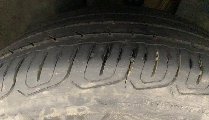 2021 Skoda KUSHAQ STYLE 1.0L TSI AT, Petrol, Automatic, 39,931 km, Left Front Tyre Tread