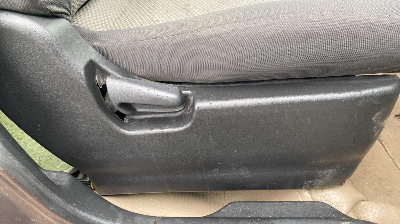 2015 Maruti Wagon R 1.0 LXI CNG, CNG, Manual, 86,863 km, Driver Side Adjustment Panel