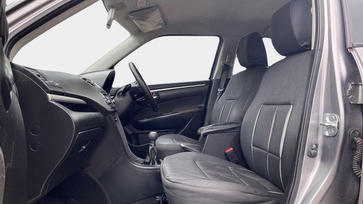 2015 Maruti Swift ZXI, Petrol, Manual, 26,639 km, Right Side Front Door Cabin