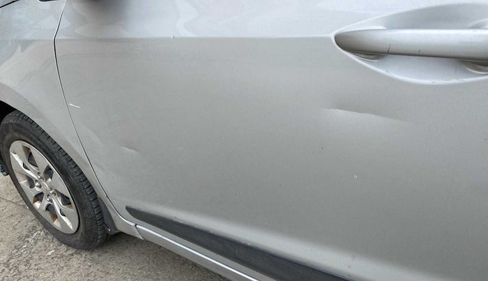 2016 Hyundai Xcent S 1.2 SPECIAL EDITION, Petrol, Manual, 55,447 km, Front passenger door - Slightly dented