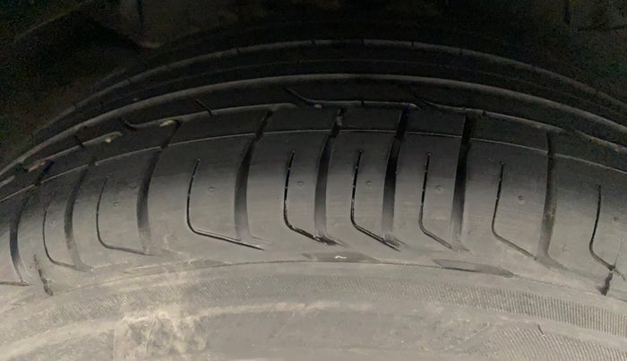 2022 Tata NEXON XZA PLUS (O) PETROL DARK EDITION, Petrol, Automatic, 21,749 km, Right Rear Tyre Tread