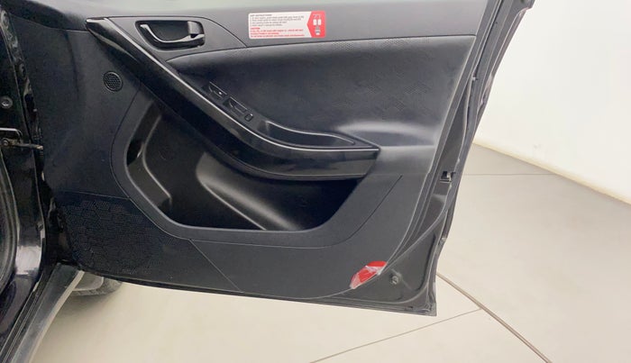 2022 Tata NEXON XZA PLUS (O) PETROL DARK EDITION, Petrol, Automatic, 21,749 km, Driver Side Door Panels Control