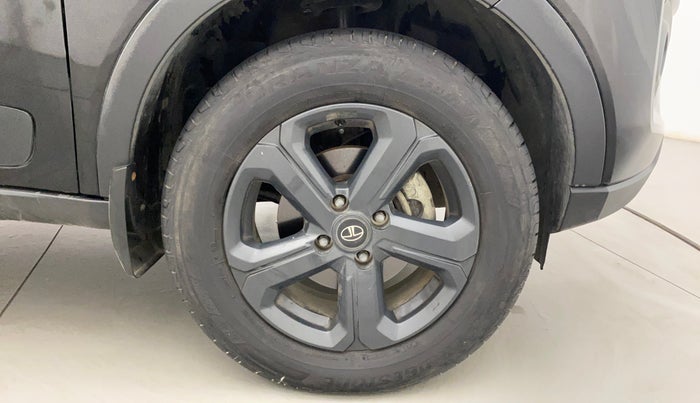 2022 Tata NEXON XZA PLUS (O) PETROL DARK EDITION, Petrol, Automatic, 21,749 km, Right Front Wheel