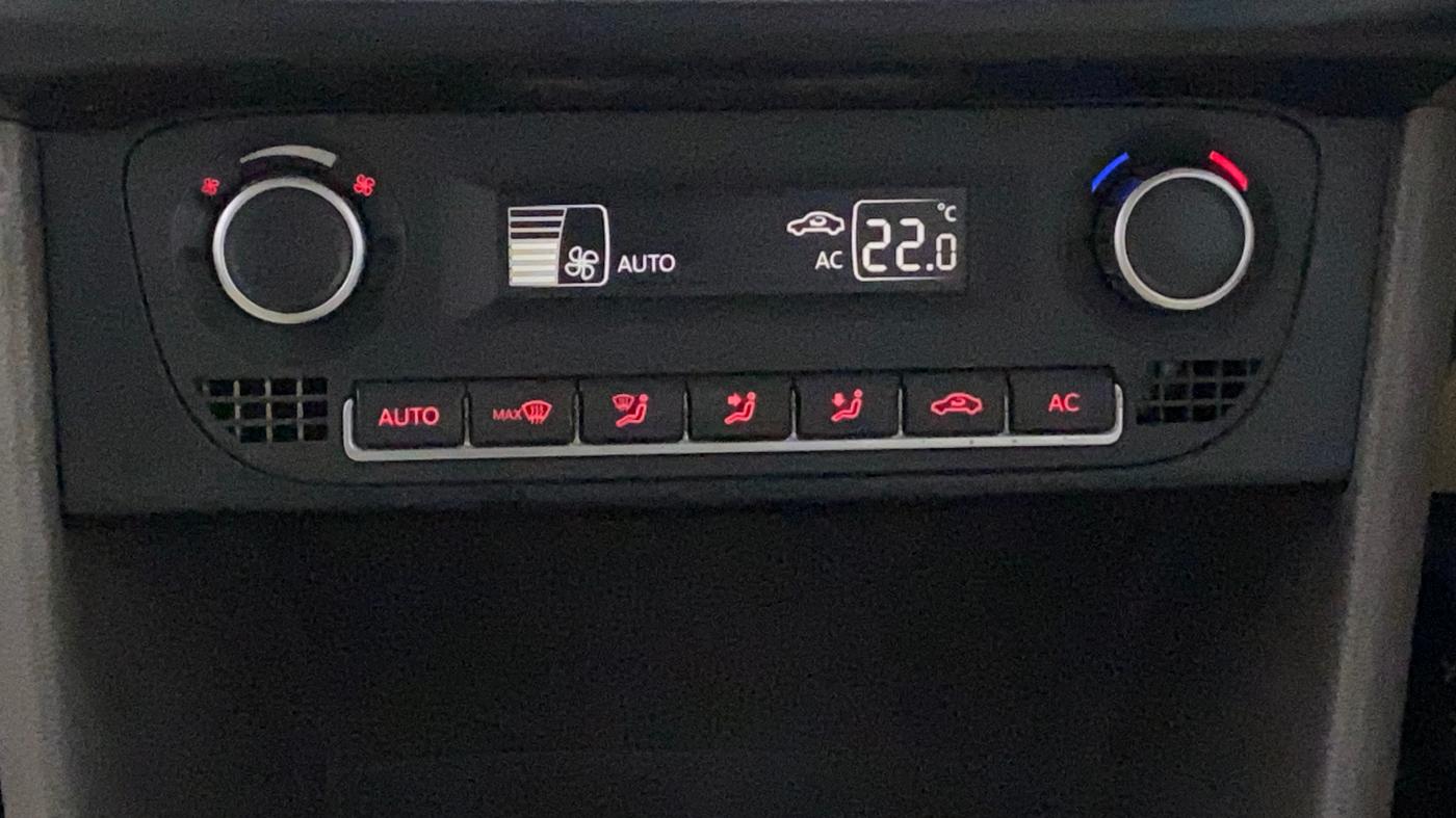 2012 Volkswagen Vento HIGHLINE DIESEL 1.6, Diesel, Manual, 84,928 km, Automatic Climate Control