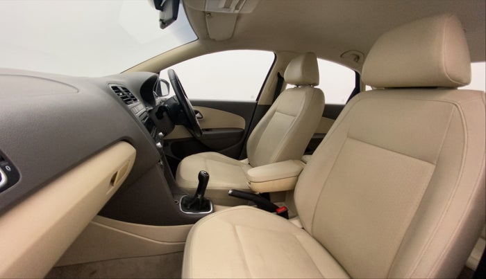 2012 Volkswagen Vento HIGHLINE DIESEL 1.6, Diesel, Manual, 84,928 km, Right Side Front Door Cabin