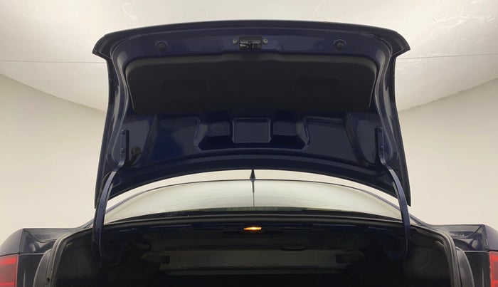 2012 Volkswagen Vento HIGHLINE DIESEL 1.6, Diesel, Manual, 84,928 km, Boot Door Open