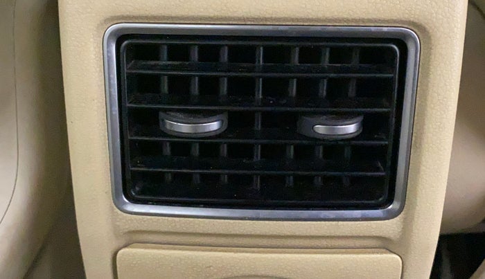 2012 Volkswagen Vento HIGHLINE DIESEL 1.6, Diesel, Manual, 84,928 km, Rear AC Vents