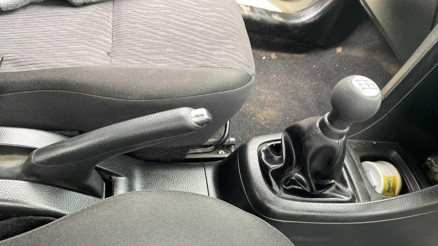 2016 Maruti Swift VXI, Petrol, Manual, 71,405 km, Gear Lever