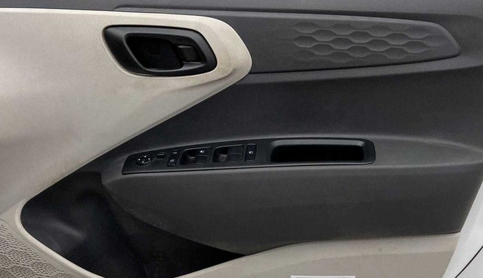2023 Hyundai AURA S 1.2 CNG, CNG, Manual, 25,460 km, Driver Side Door Panels Control