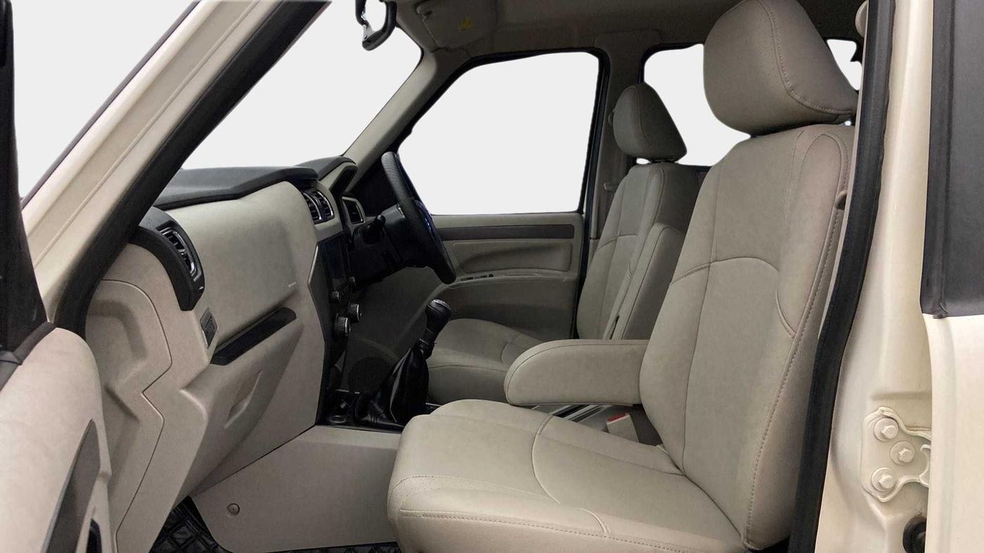 2022 Mahindra Scorpio S9, Diesel, Manual, 49,679 km, Right Side Front Door Cabin