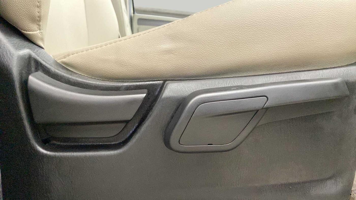 2022 Mahindra Scorpio S9, Diesel, Manual, 49,679 km, Driver Side Adjustment Panel