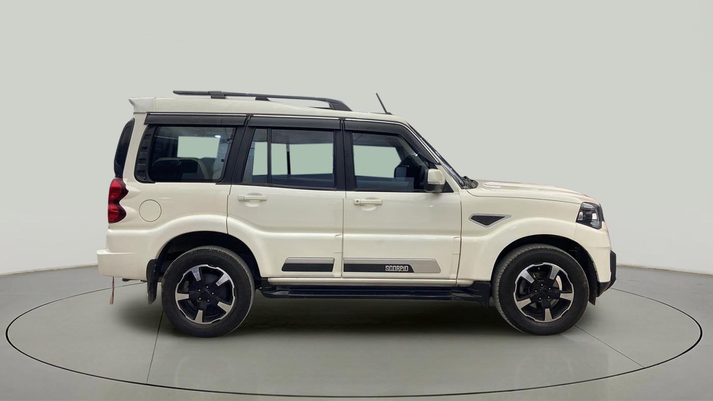 2022 Mahindra Scorpio S9, Diesel, Manual, 49,679 km, Right Side View