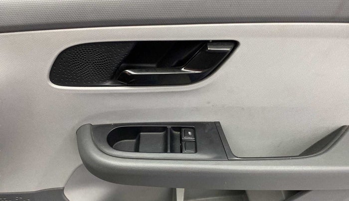 2021 Tata ALTROZ XE PETROL, Petrol, Manual, 35,530 km, Driver Side Door Panels Control