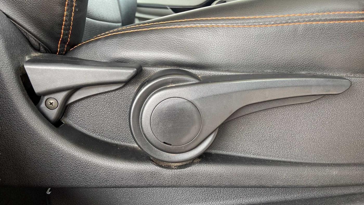 2016 Tata Tiago XZ PETROL, Petrol, Manual, 37,466 km, Driver Side Adjustment Panel