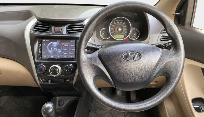2015 Hyundai Eon MAGNA +, Petrol, Manual, 35,817 km, Steering Wheel Close Up