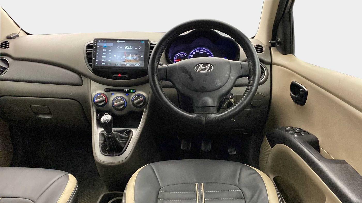 2016 Hyundai i10 MAGNA 1.1, Petrol, Manual, 48,302 km, Steering Wheel Close Up