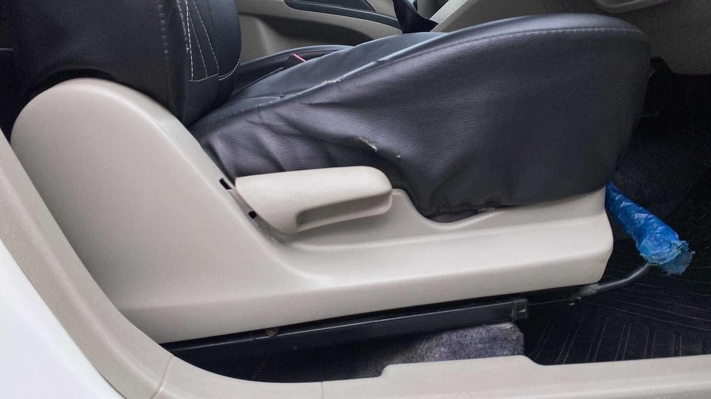 2015 Maruti Celerio VXI, Petrol, Manual, 55,022 km, Driver Side Adjustment Panel