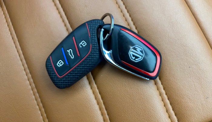 2022 MG ASTOR SHARP 1.5 MT, Petrol, Manual, 33,147 km, Key Close Up
