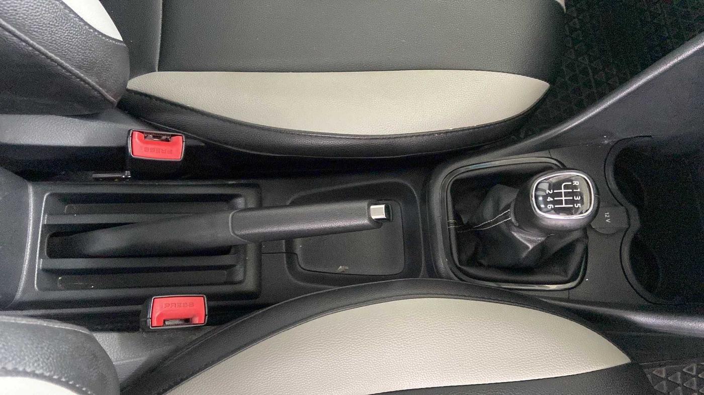 2020 Skoda Rapid AMBITION TSI, Petrol, Manual, 55,069 km, Gear Lever
