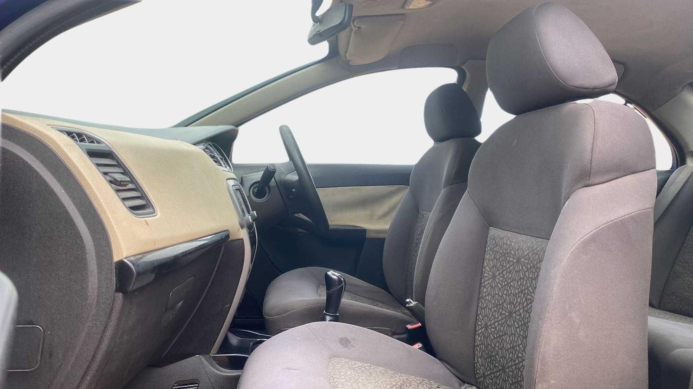 2017 Tata Zest XT PETROL, Petrol, Manual, 54,098 km, Right Side Front Door Cabin