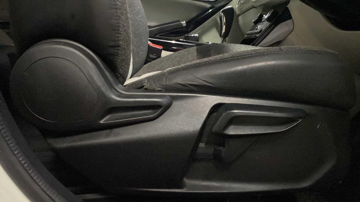 2020 Tata NEXON XZA PLUS SUNROOF DIESEL, Diesel, Automatic, 75,751 km, Driver Side Adjustment Panel