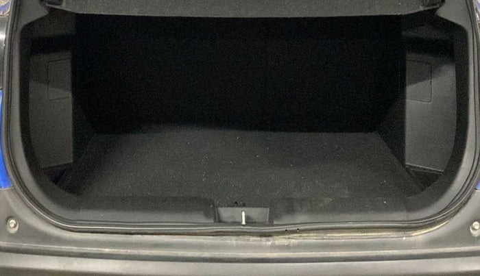 2022 Maruti BREZZA ZXI SMART HYBRID , Petrol, Manual, 18,995 km, Boot Inside