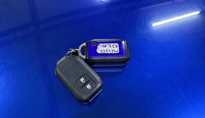 2022 Maruti BREZZA ZXI SMART HYBRID , Petrol, Manual, 18,995 km, Key Close Up