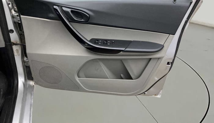 2017 Tata Tiago XM PETROL, Petrol, Manual, 16,851 km, Driver Side Door Panels Control
