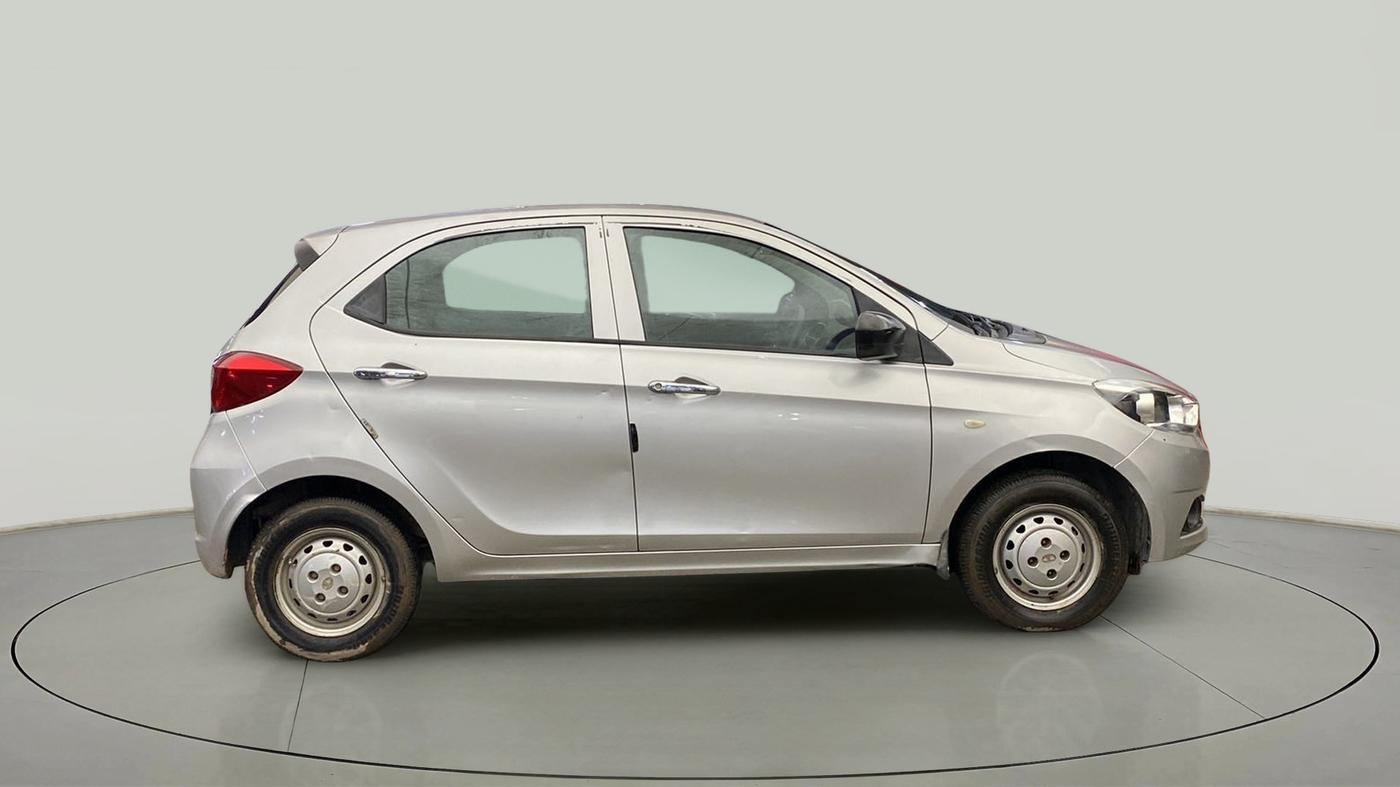 2017 Tata Tiago XM PETROL, Petrol, Manual, 16,851 km, Right Side View