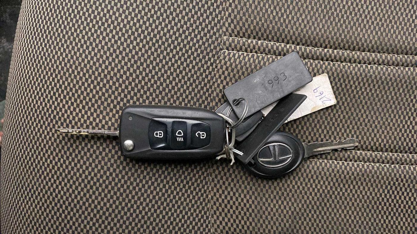 2017 Tata Tiago XM PETROL, Petrol, Manual, 16,851 km, Key Close Up