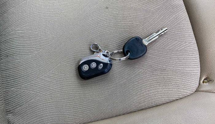 2013 Hyundai i10 MAGNA 1.2, Petrol, Manual, 63,665 km, Key Close Up