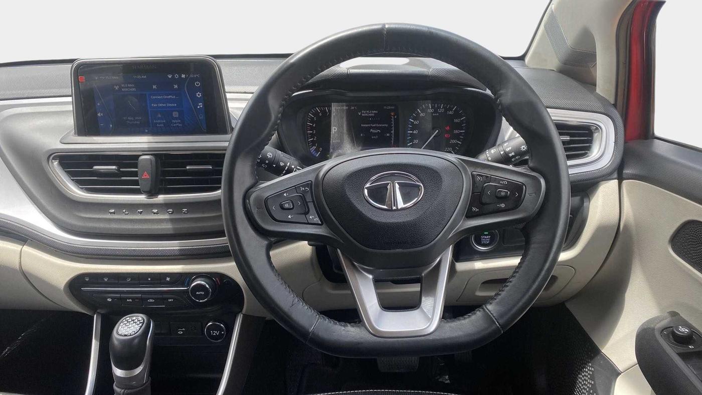 2022 Tata ALTROZ XZA PLUS, Petrol, Automatic, 16,412 km, Steering Wheel Close Up
