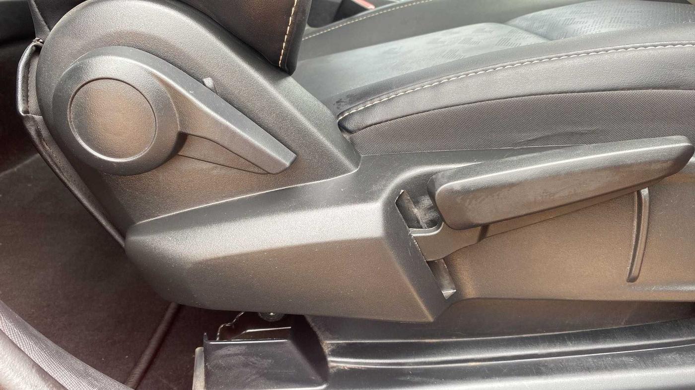 2022 Tata ALTROZ XZA PLUS, Petrol, Automatic, 16,412 km, Driver Side Adjustment Panel